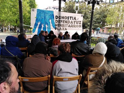 27/04/2024 Donostia Defendatuz Herritarron Plaza, 2024-04-27_19h14m42s