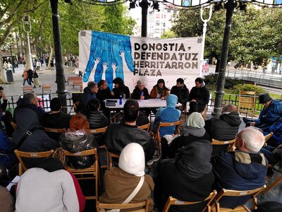 27/04/2024 Donostia Defendatuz Herritarron Plaza, 2024-04-27_19h03m03s