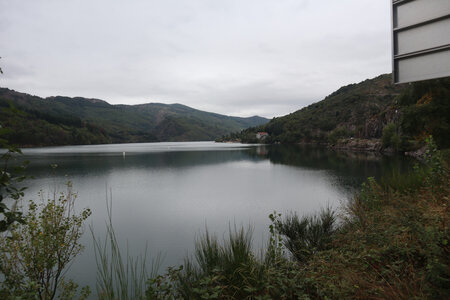 2024_09_07 De la Garde-Guérin à Villefort, IMG_7767 Le lac de Villefort depuis la D906