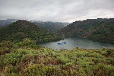 2024_09_07 De la Garde-Guérin à Villefort, IMG_7776 Le lac de Villefort depuis la chapelle Saint-Loup